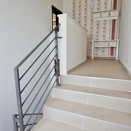 Rafael Apartment