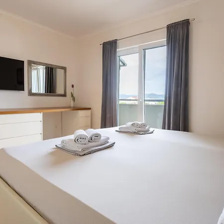 Rafael Apartment